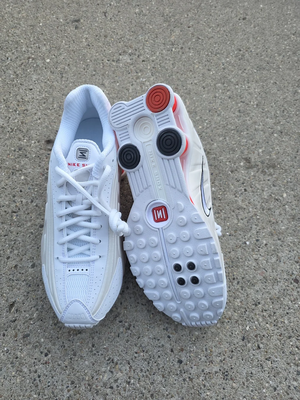Nike Women's Shox R4 sneakers Women Size 8